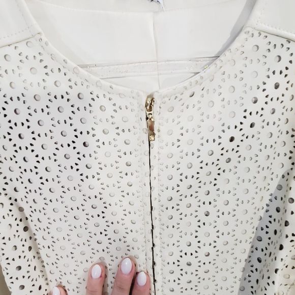 Isaac Mizrahi Live laser cut leather zip up jacket coat  cream yellow  Medium - Picture 8 of 15